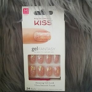 Kiss nails
